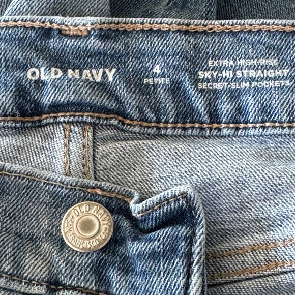 Old Navy Petite SZ 4P Sky-Hi Straight Jeans Button-Fly Starr Wash Distressed - Picture 7 of 9